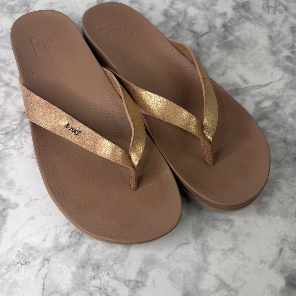 REEF Women's Cushion Court Flip Flops Bronze SZ 8 Rose Gold Metallic Leather